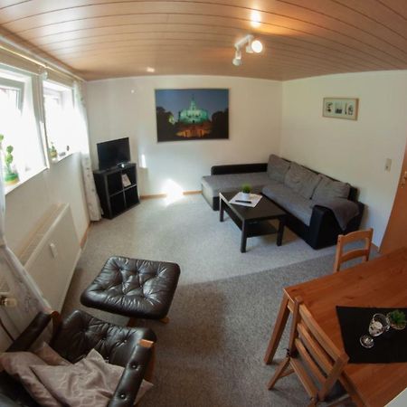 Ruhige Und Gemuetliche Ferienwohnung In Calden Exterior photo